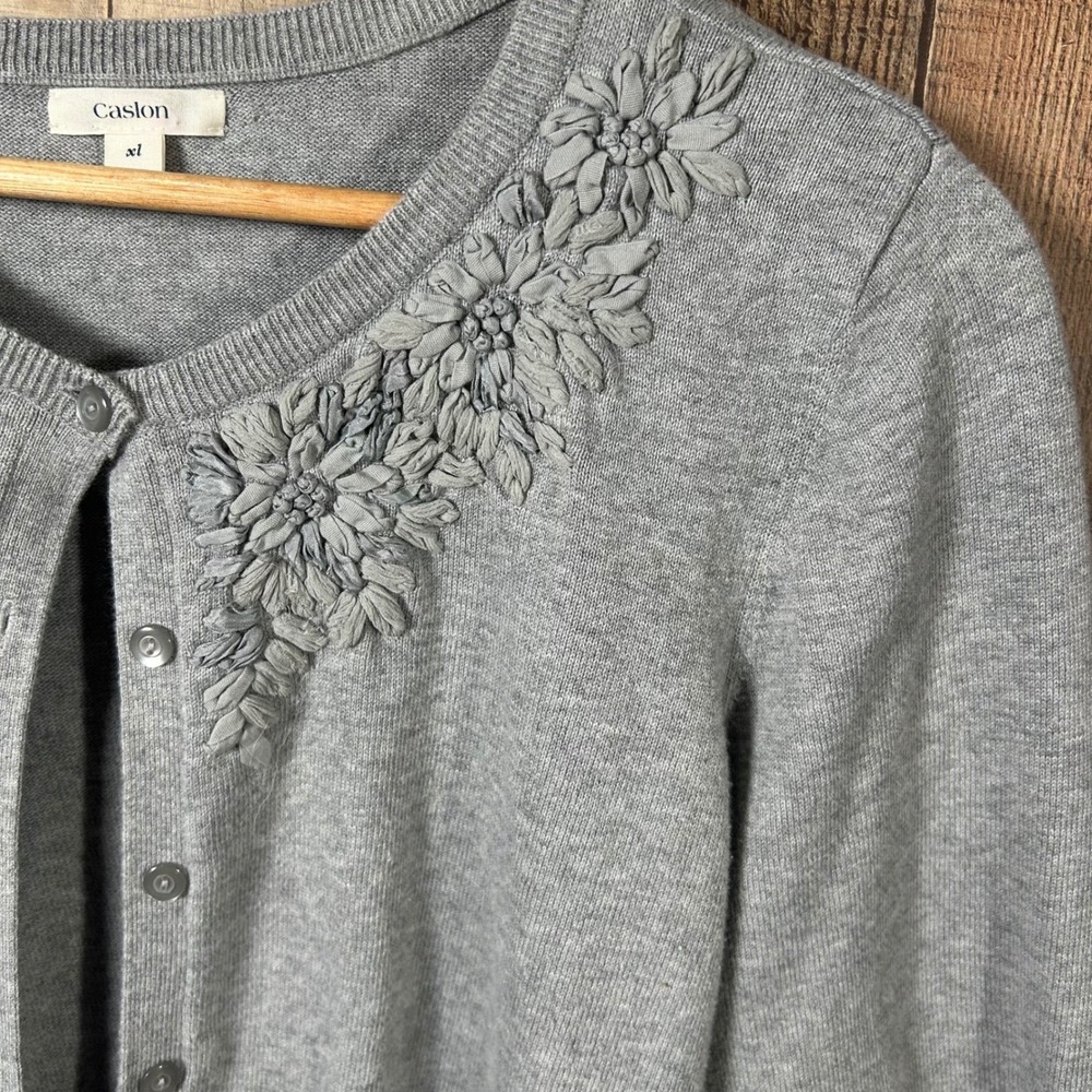 Caslon Gray Cardigan Sweater XL Floral Embellished 3/4 Sleeve Knit Office Work - Picture 3 of 7